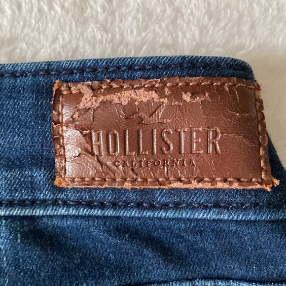 Hollister dark blue low rise boot cut jeans (size 7L) - Picture 6 of 10